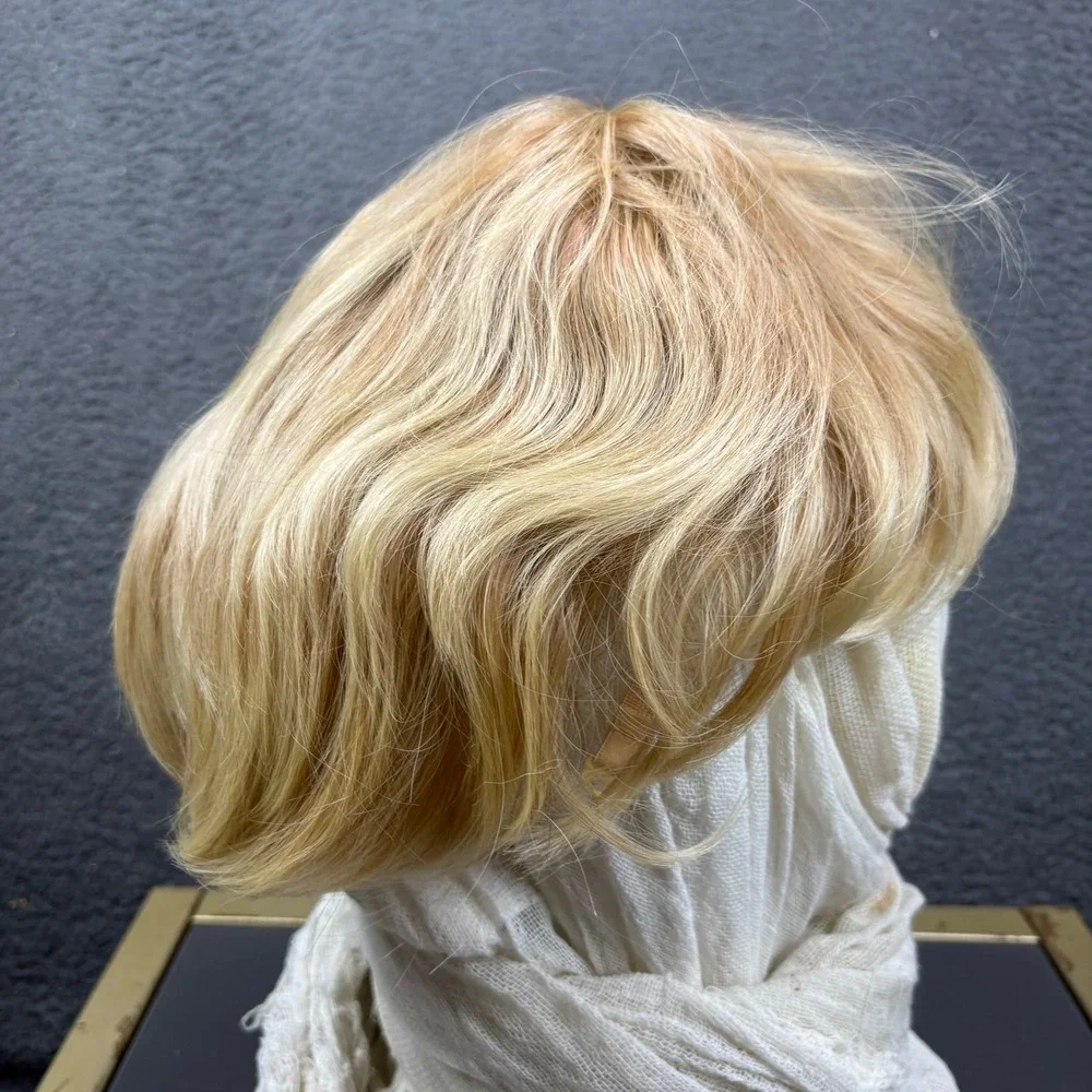 Kovi Golden Blonde Short Layered Pixie Cut Synthetic Wig Size 21.5-22.5 Average‎